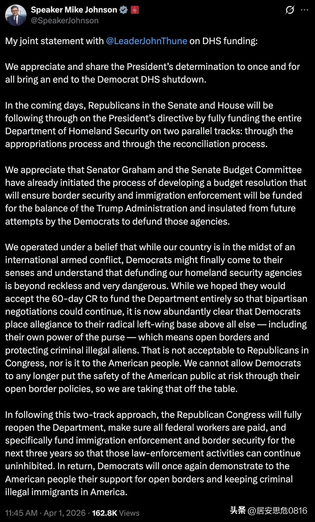 新闻：MAGA Mike对国土安全部的资助屈服。

在特朗普的压力下，迈克·约翰