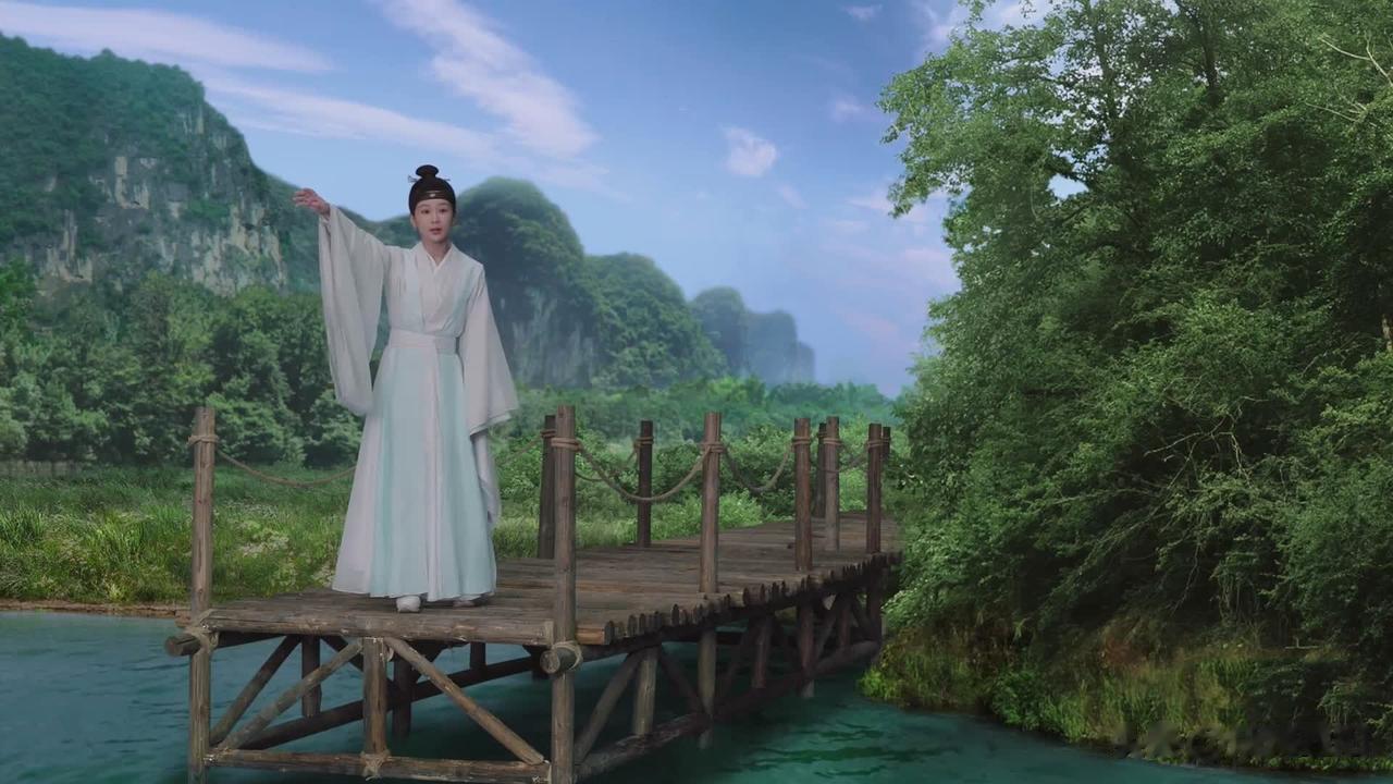 《长相思》最扎心一幕：相柳闷骚太会撩？其实真相很伤人...

小夭和性转后的相柳