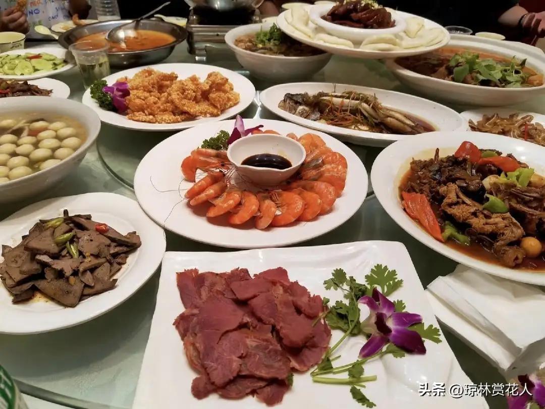 我姨妈家孙子办升学酒，发微信给我，说孙子考得不好，不是985，也不是211，不要