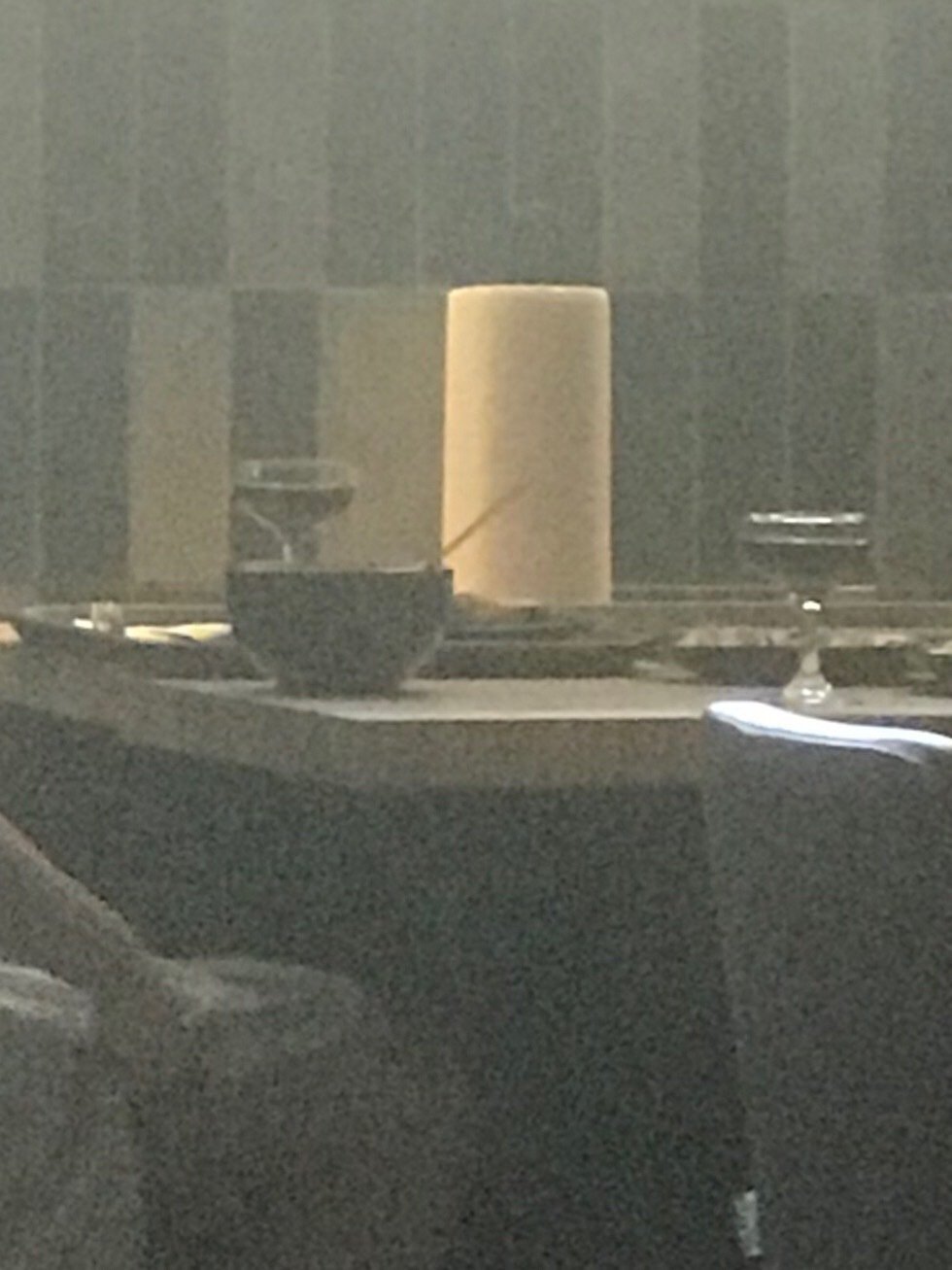 我们乌克兰家常菜餐厅的这种本土樱桃酒，乌克兰女性爱喝，按杯出售。看见两个女孩一人