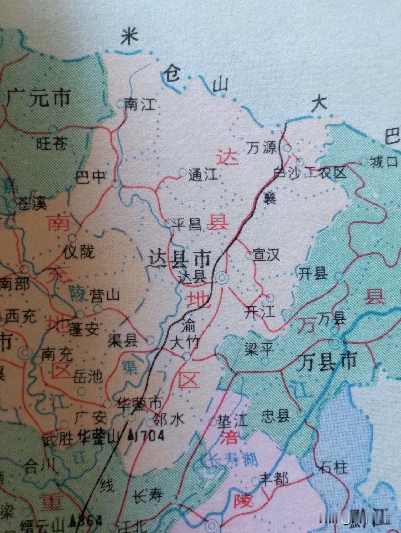 地图上的变化，上世纪80年代四川省达县地区和现在的达州市。
过去达县地区管辖范围