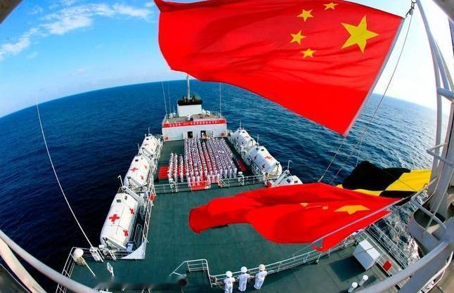 菲律宾在南海跳得凶，很多人第一反应是—背后有美国撑腰。但我告诉你，这个判断只对了