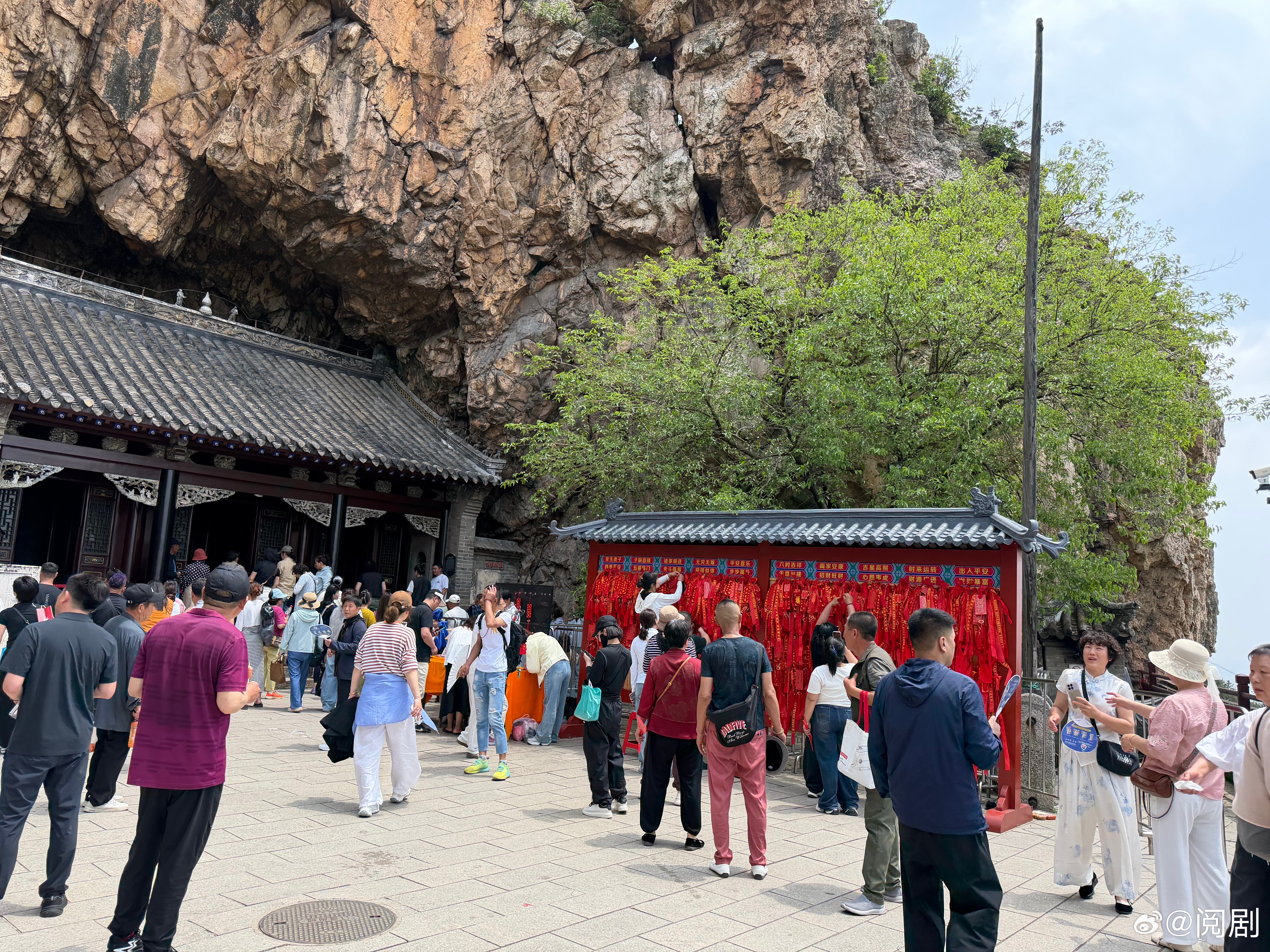 哪有什么玄乎故事，辽宁大孤山有的是山海之间的千年底气。天后宫的古意、砖雕五福的细