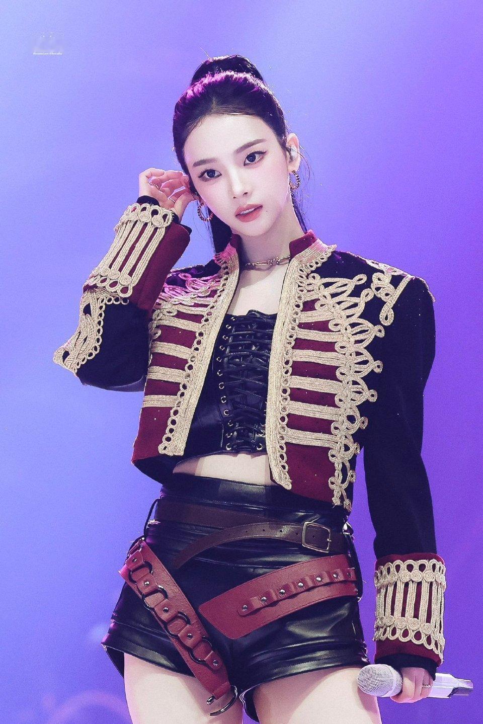 高马尾贴头皮的神 