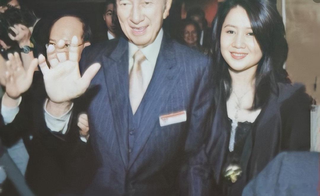 梁安琪年轻照片四太梁安琪年轻时候真好看颜值很高a为啥有的人说她长的丑 