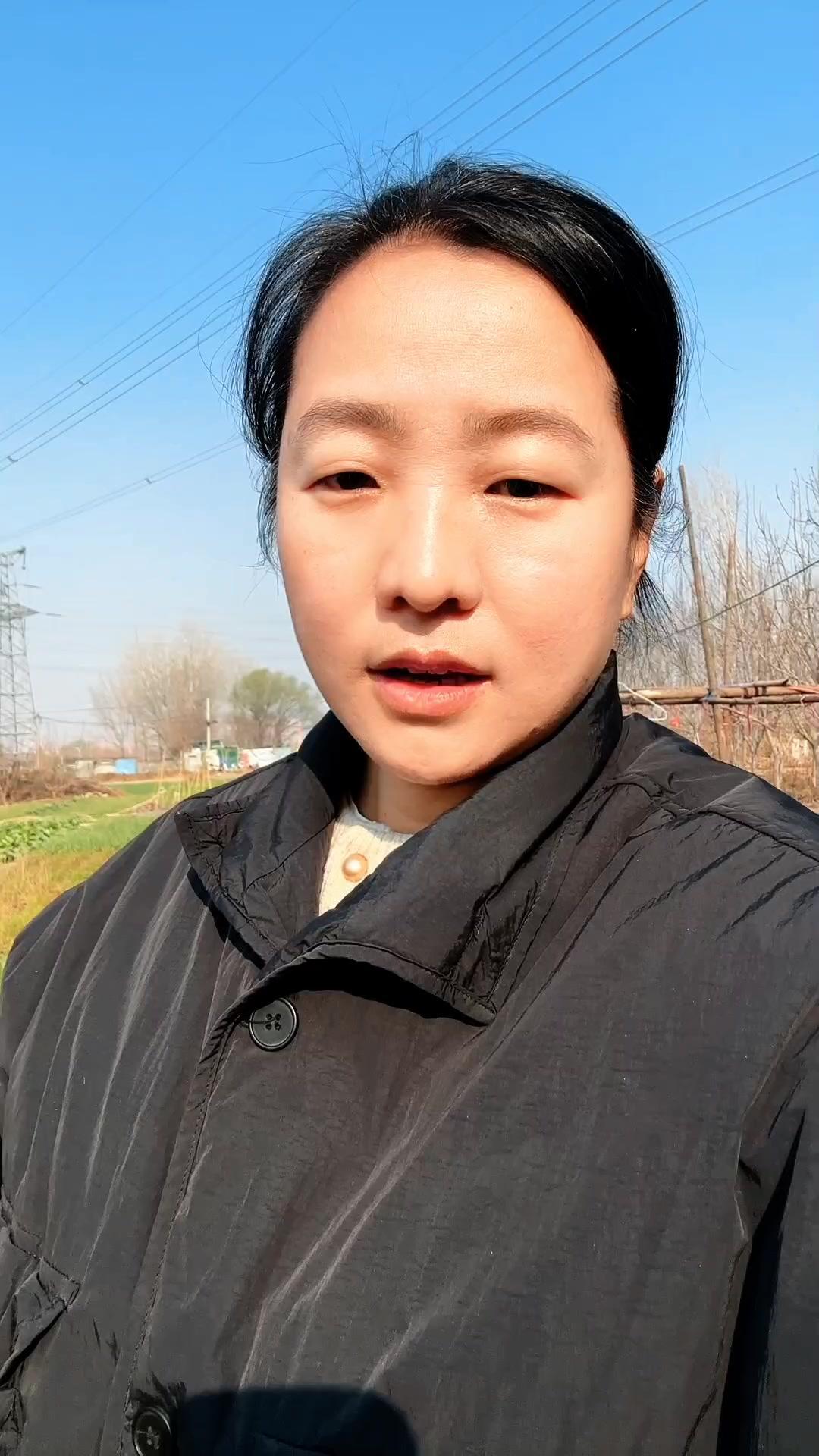 🍃家里大蒜总发芽发霉？试试这个超简单的保存法！比放冰箱还管用，放一年都新鲜～