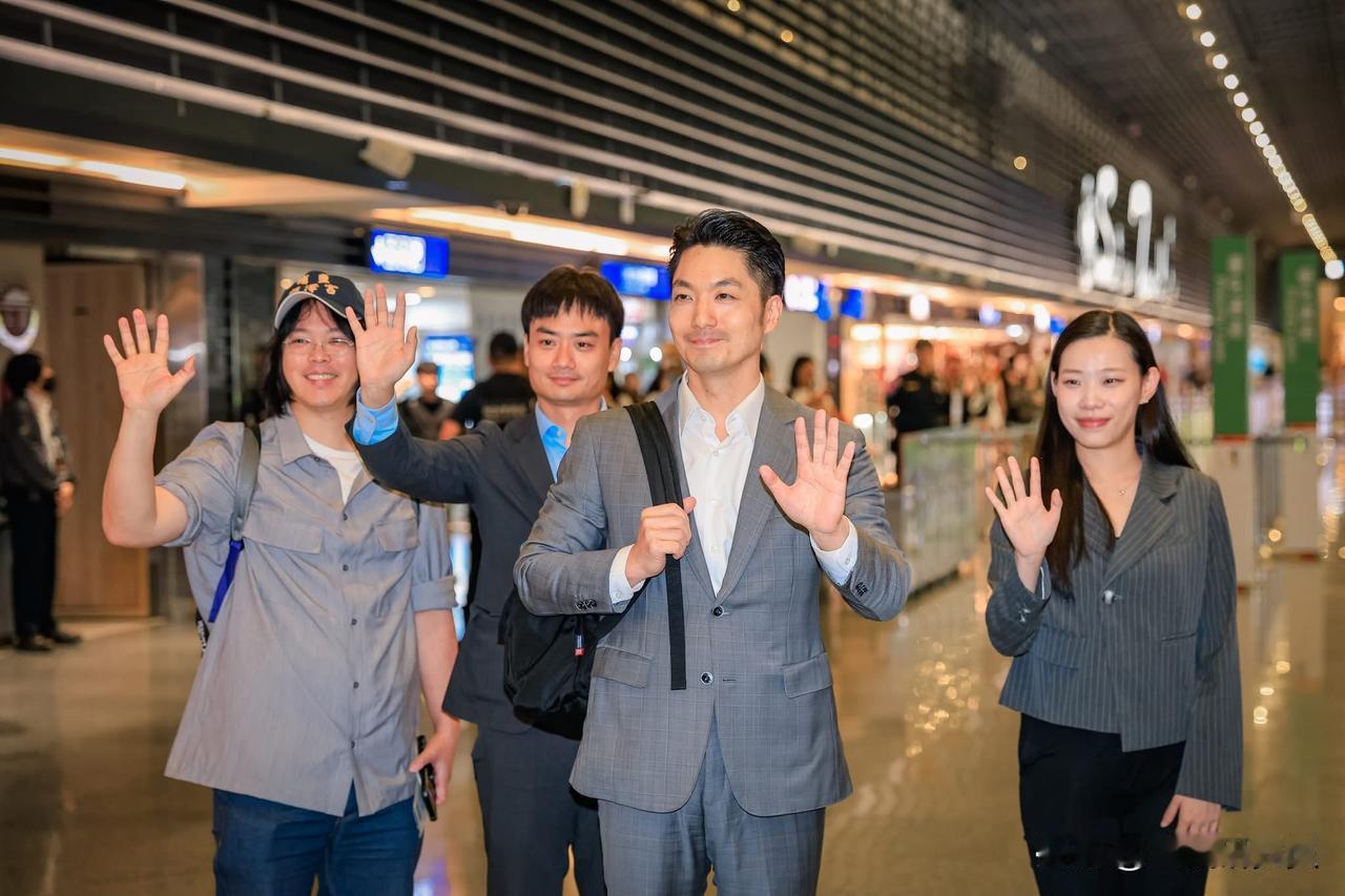 台北市长蒋万安今（14日）在脸书发文表示，今晚从台北出发访问新加坡。台北市很荣幸