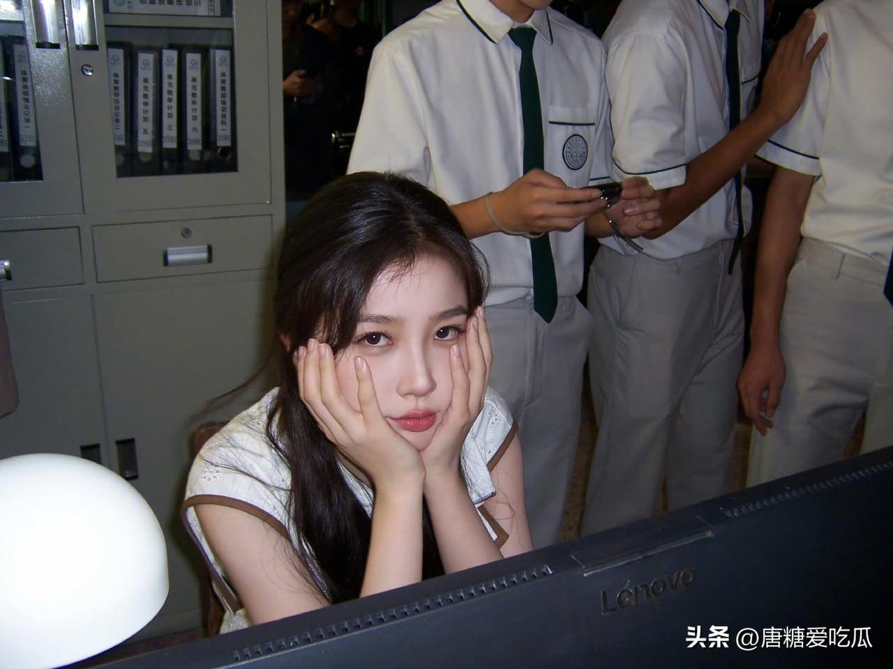 我能接受虞书欣不道歉
也能接受她一直沉默不回应
但是我真的接受不了她一部又一部的