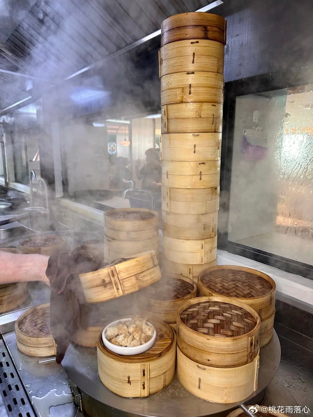 周一上班你们最苦恼的是什么？上周没完成的工作没有完成想想就头疼！不过这周领导为了