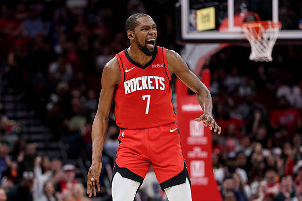 杜兰特：“想要避免输球时的场外噪音就只能赢球……这样就能稍微平息我们周围的流言蜚