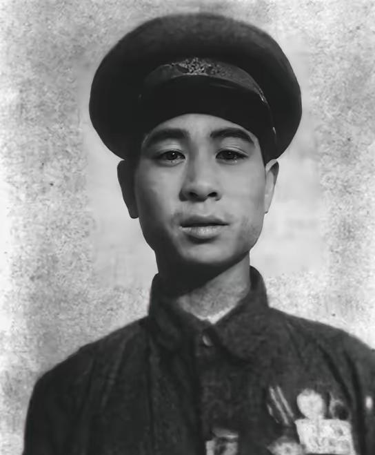 李秀灿，1926年山东临沂人，1944年参军，38军战地救护英雄。四平、天津战役