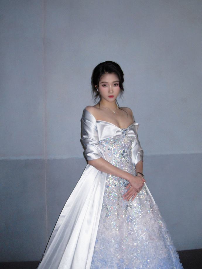 关晓彤一套造型后是另一套新的造型关晓彤解锁不同风格关晓彤一套造型后是另一套新的造