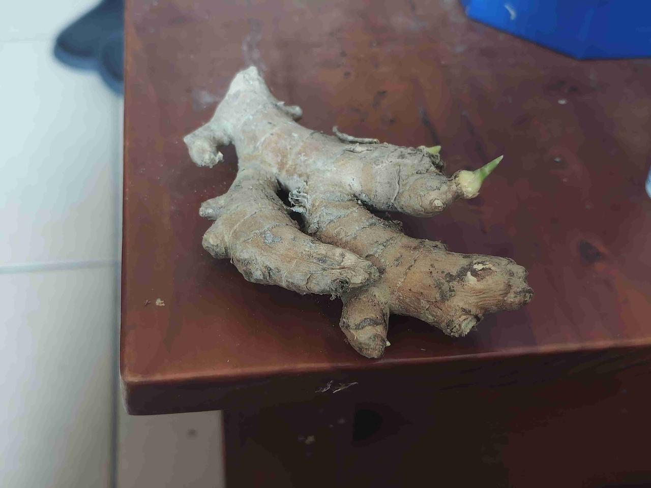 我的今日状态：😁轻松愉快
我这里的天气：🌤️多云
我有牙周炎，还有口腔溃疡，