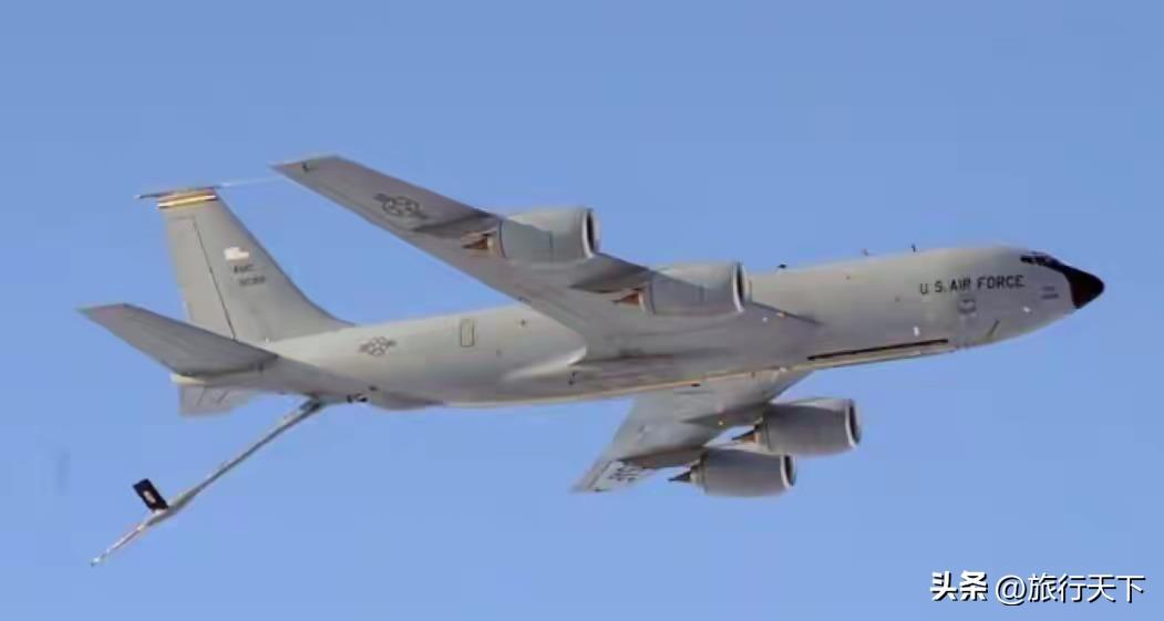 美国一架KC—135空中加油机和一架F—22战机坠毁，美媒狂欢与军方沉默：一场发