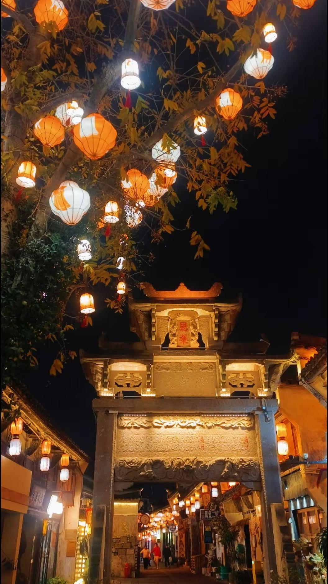 浙江衢州的天气主打一个翻脸比翻书快，昨天短袖乘凉，今天外套上身，不然冻的咯咯抖，