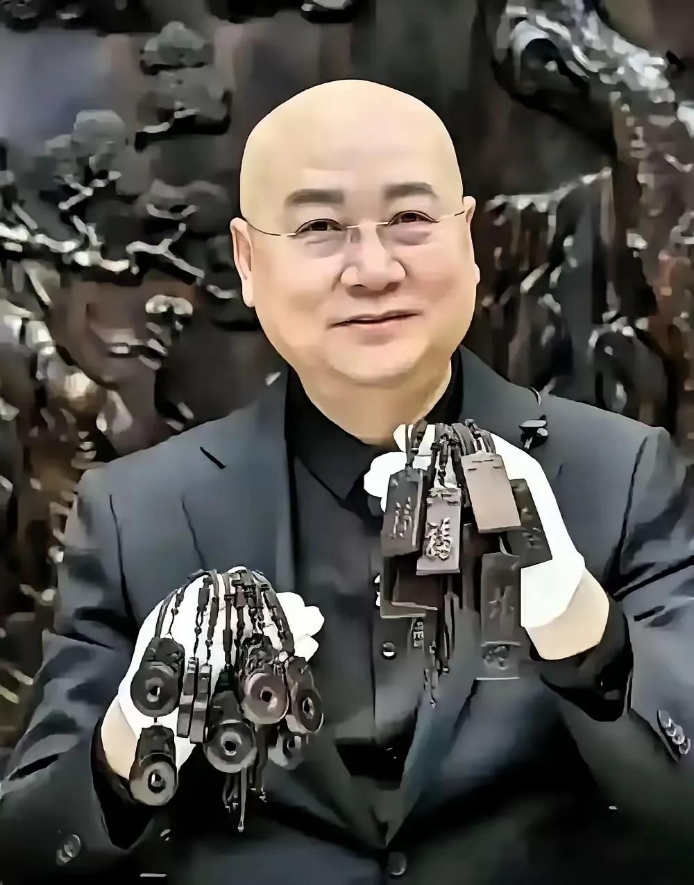 说真的，这位大师出来带货，真的有点意外。
人家缺钱吗，老婆可是首富，还是觉得钱还