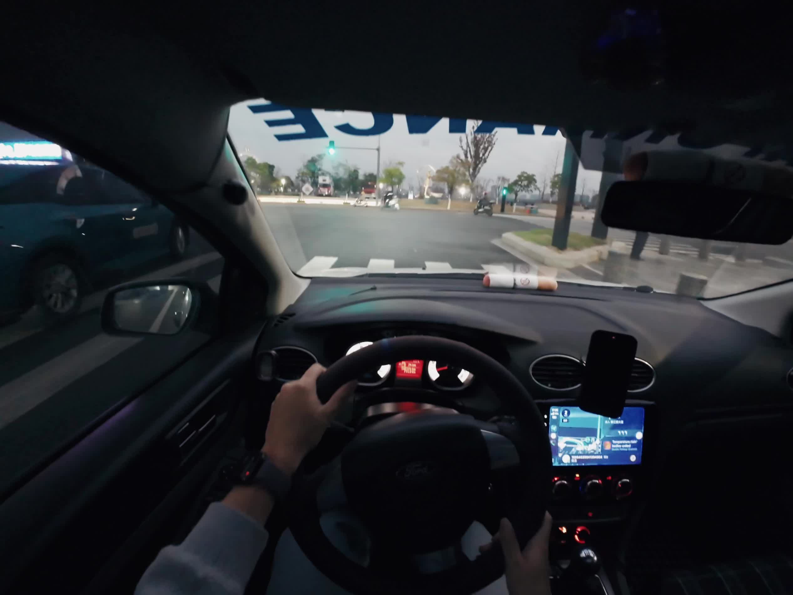 改了5w的手动挡经典福克斯，在车流里的体验只能用行云流水来形容