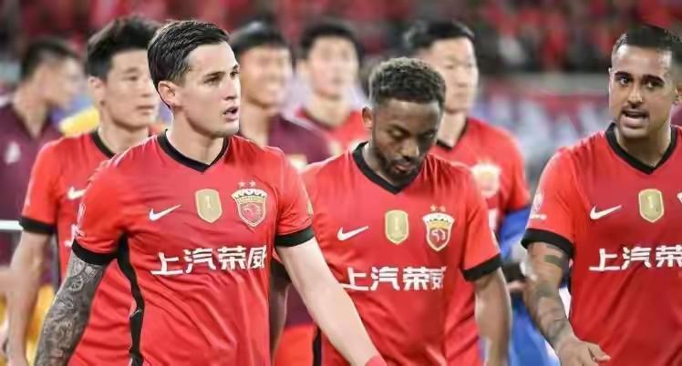 不复当年之勇  上海海港难以抵挡成都蓉城连胜步伐

这个赛季，上海海港就好像被施
