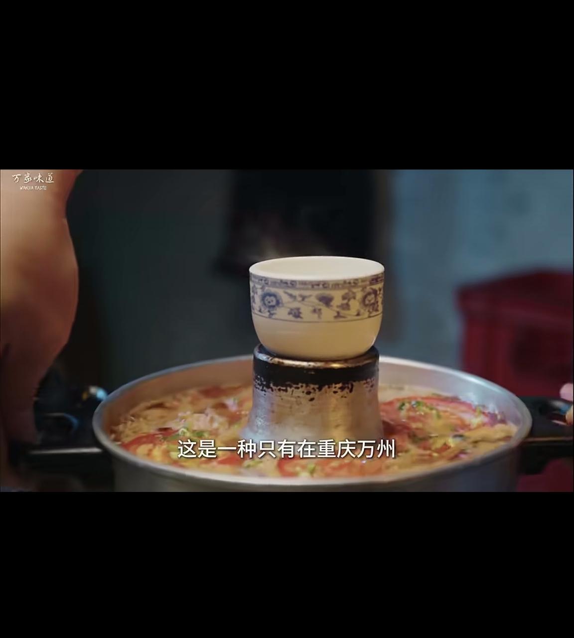 大家有没有发现，一到晚上平台就会给你疯狂推美食视频。

本来应该进入睡前状态的自