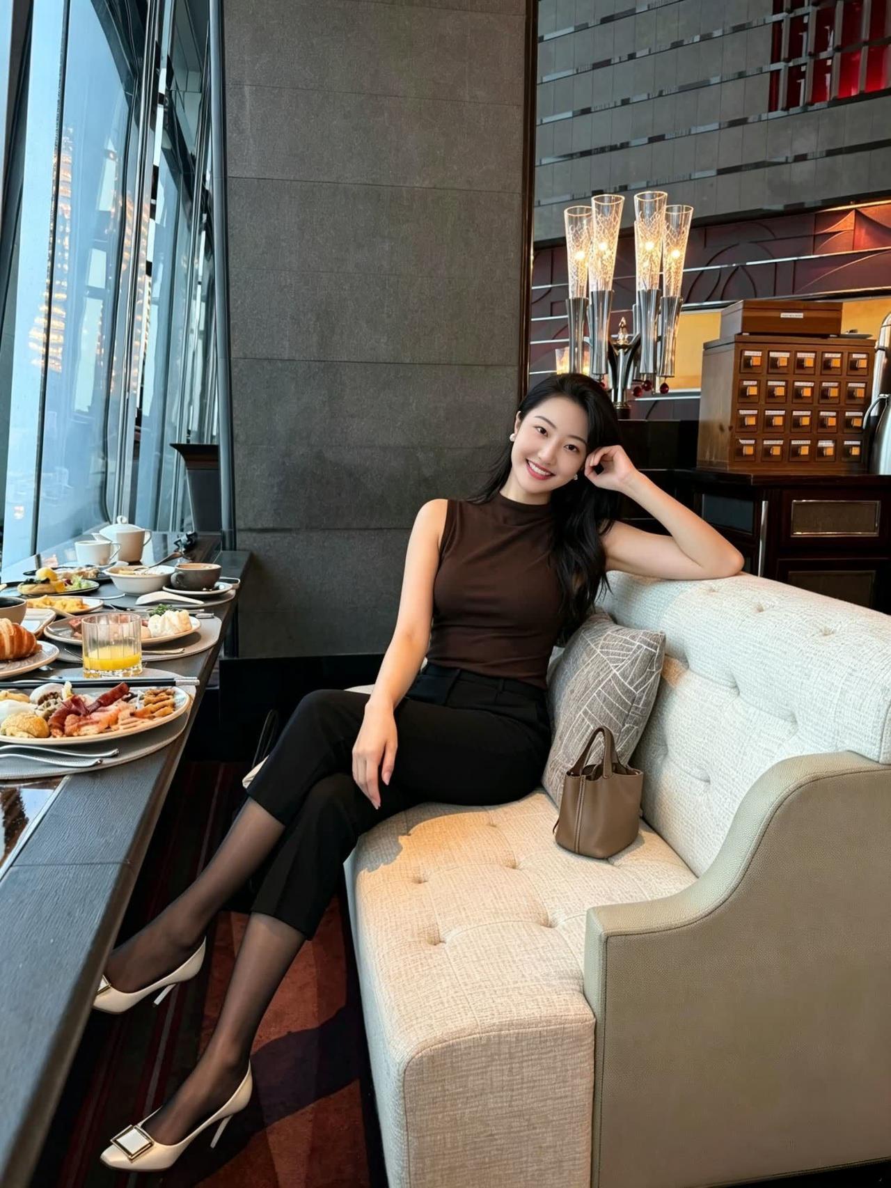 东边日出西边雨，你姐我是大美女。快分享你的御姐look 松弛感拉满的一天 松弛感