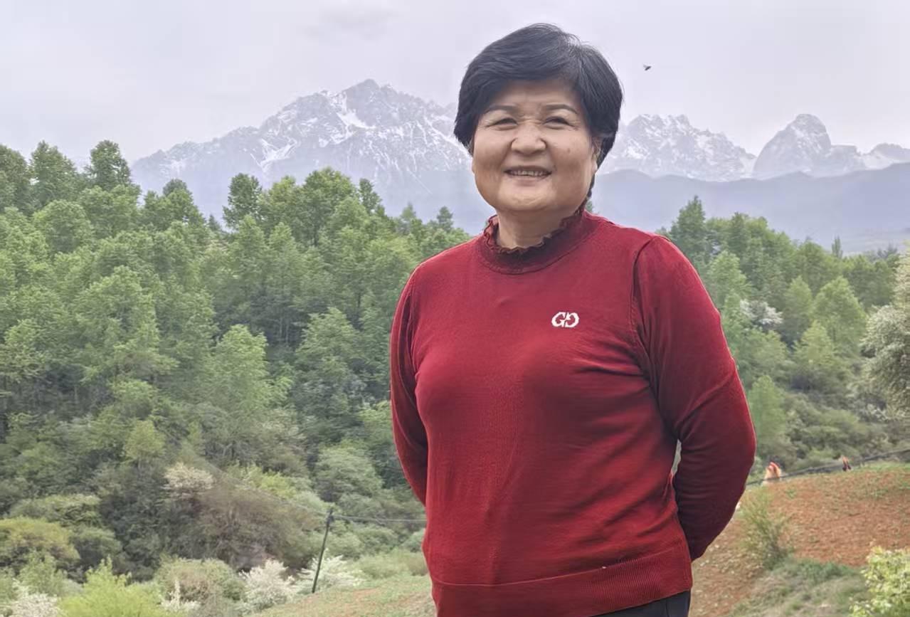 我认为不支持。因为中囯是5千年的文明、礼仪之邦，婚姻是人生大事，不能当儿戏。所以