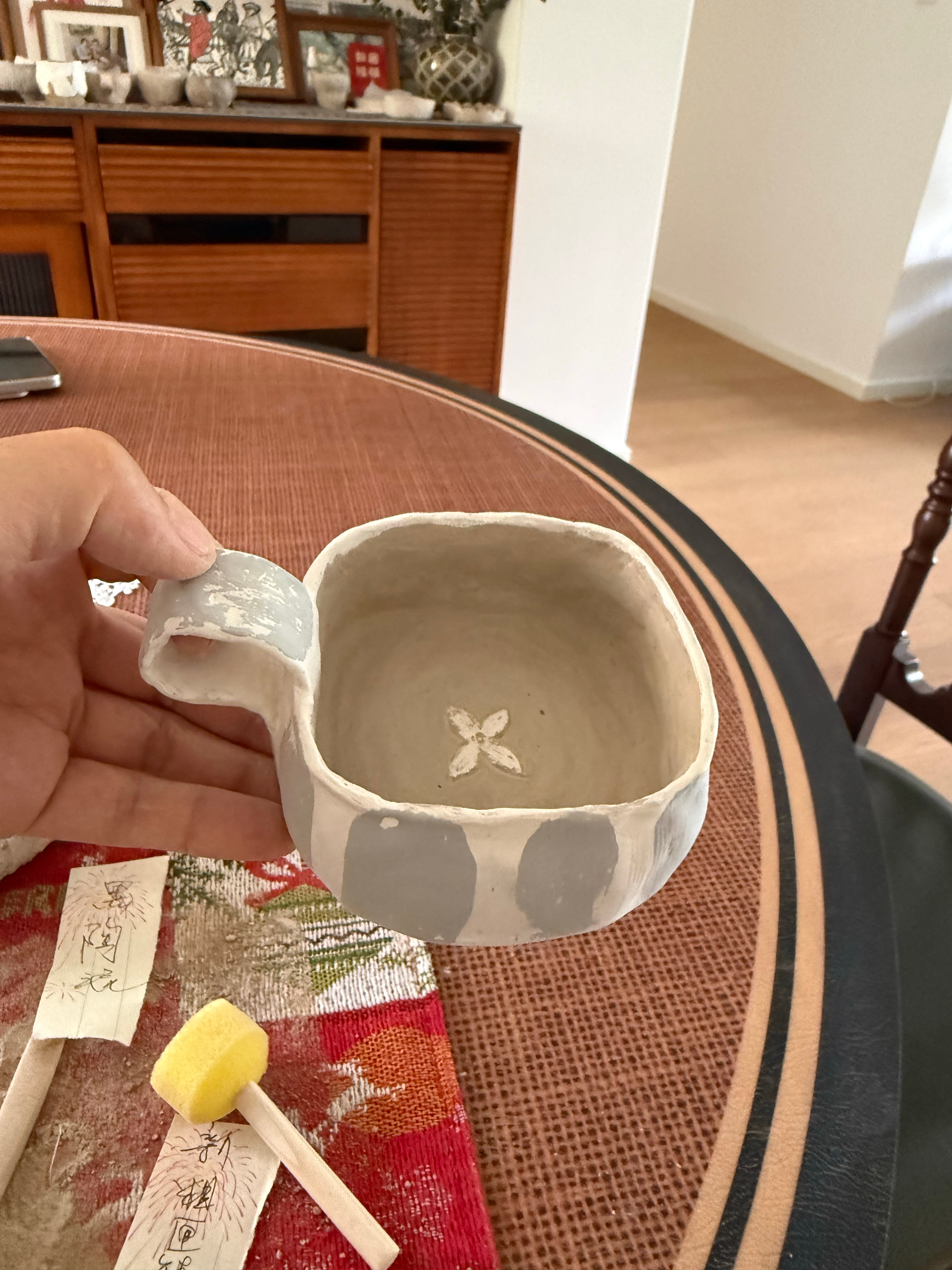 温和纯粹而又粗粝不羁泥土的质感真让人着迷啊 