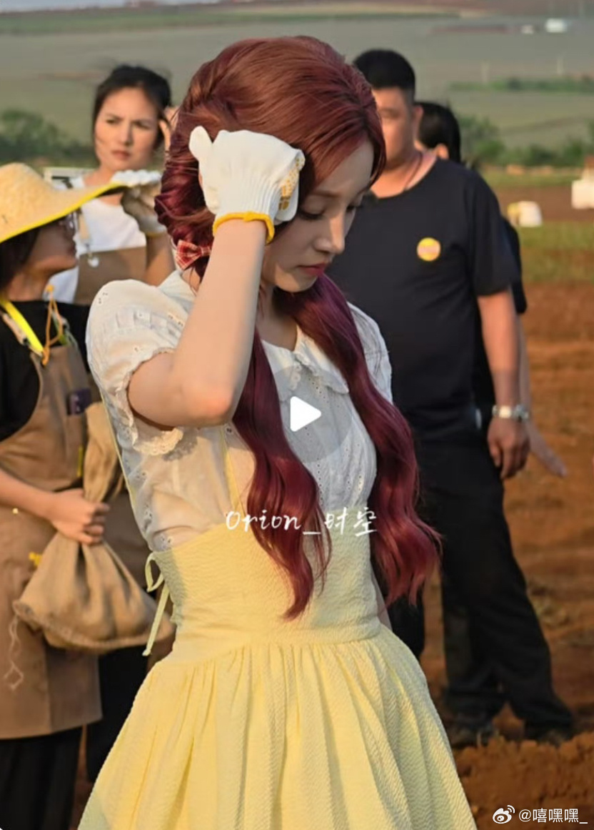 宋雨琦一直在揉太阳穴宝宝好好休息啊好心疼 