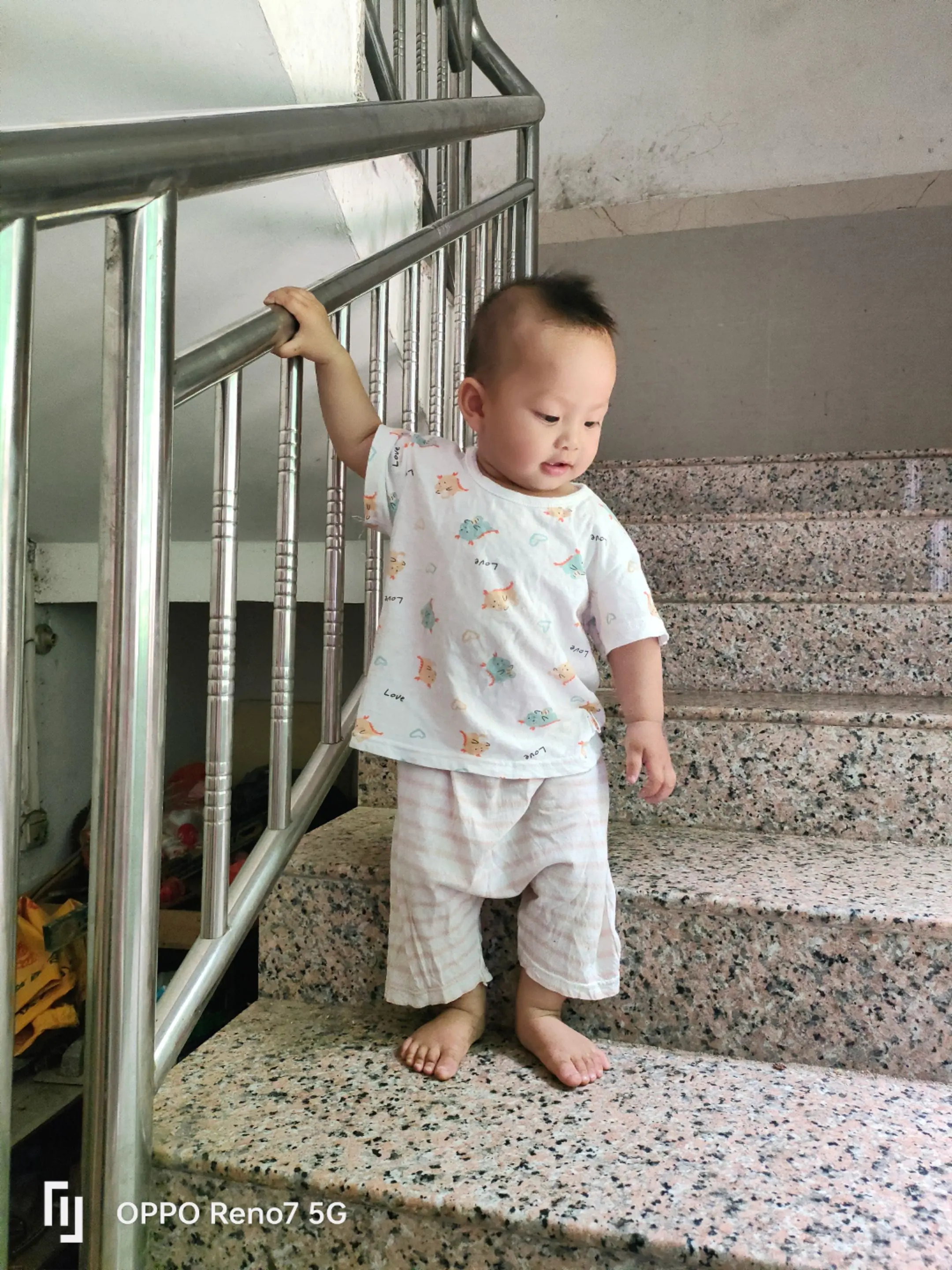 我不在任何人的计划里 我的计划里只有孩子 我不吃任何大饼不听任何漂亮话...