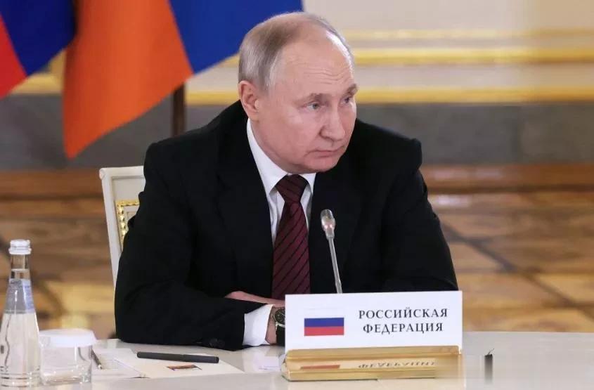 俄罗斯很愤怒：再不解决就掀桌子！

来源:海峡快讯

在俄乌冲突爆发后，西方国家