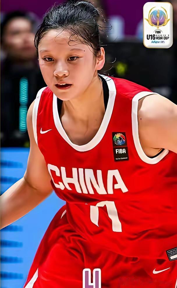 未来女篮、男篮押谁好呢？我觉得押谁都不行。就凭一两个人的本事，能解决团队篮球的问