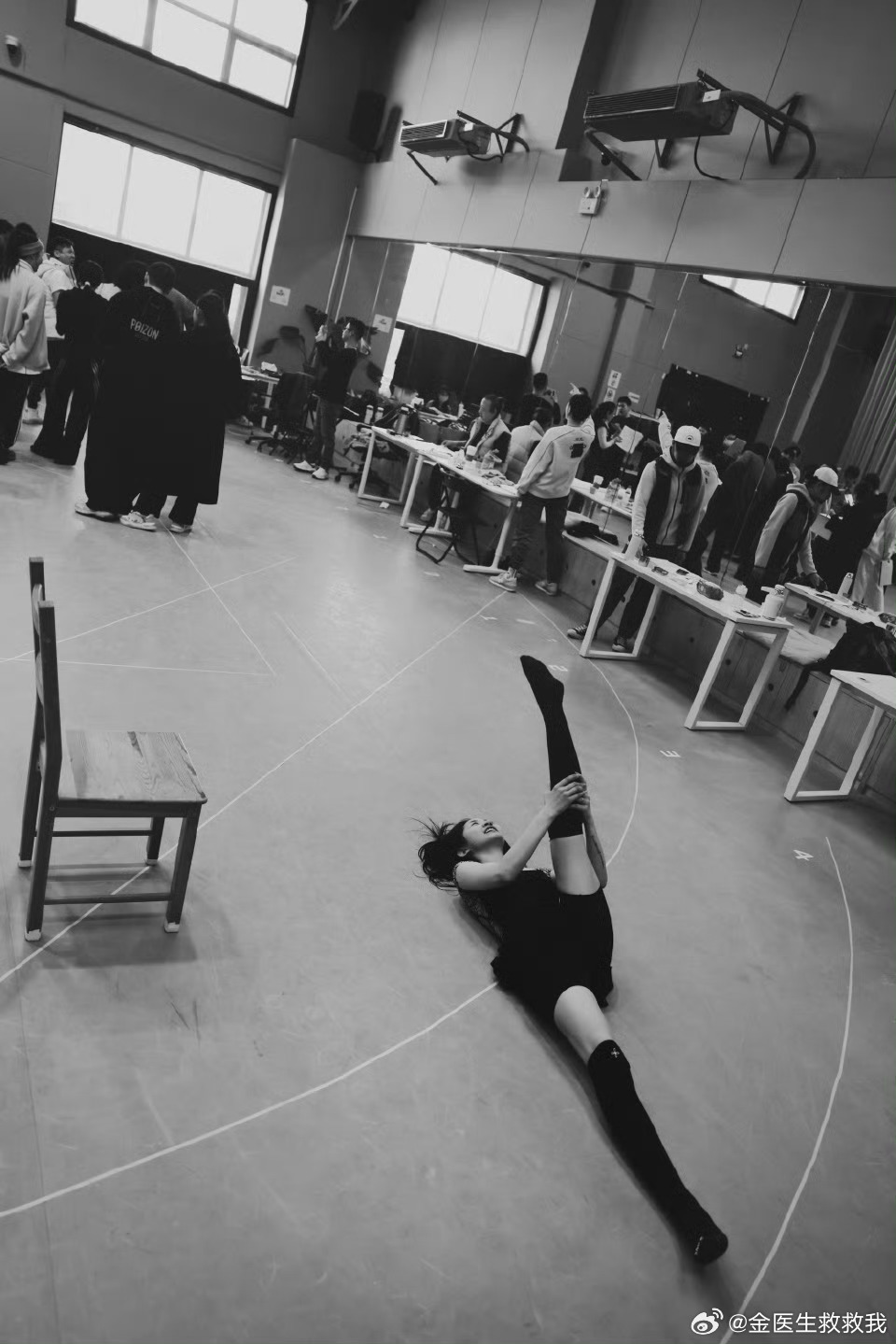 万千惠重返舞台万千惠比起害怕更想来试一次 啥？全程直播嘛？这不巧了么……这里有一