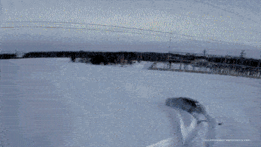 开了这么多年电车，我最烦的就是那种“加速快就是操控好”的说法。你有没有想过一个问