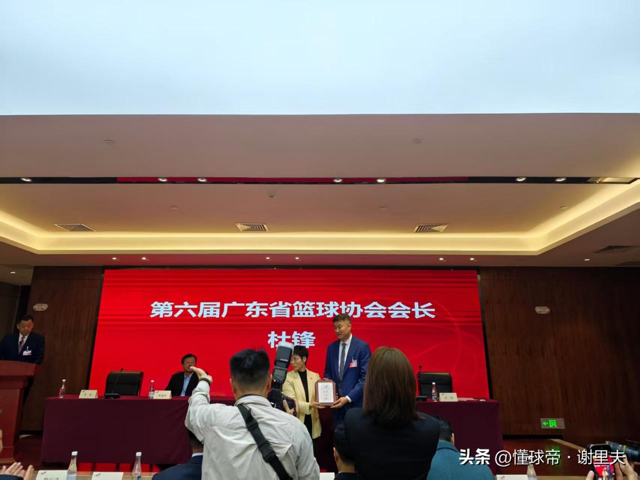 打上海我估计杜锋不会放，面子上实在挂不住。毕竟同一个月被对手三次击败，春节怕也是