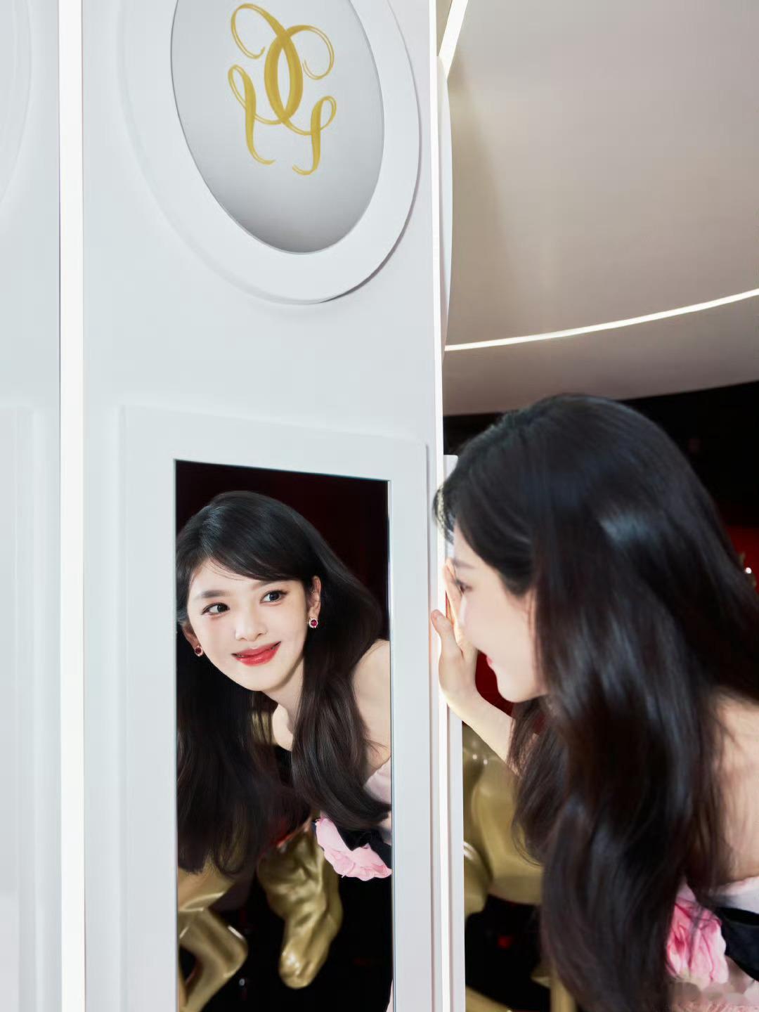 章若楠回应护照丢了章若楠护照丢了后续来了，说是已经安全拿回去了！真是有惊无险啊 