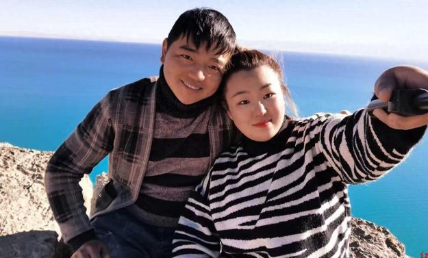 “这个老婆火了！”四川凉山，一29岁男子被确诊为“渐冻症”，男子为不拖累妻子，果