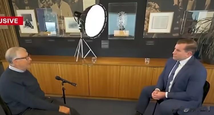 比尔盖茨回应自己卷入爱泼斯坦丑闻的问题，他否认所有指控，无视相关图像证据，坚持称