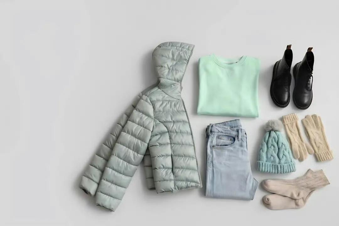 羽绒服越穿越不暖？原来羽绒有“保质期”，这2个坑别再踩
 
冬天裹着旧羽绒服还冻