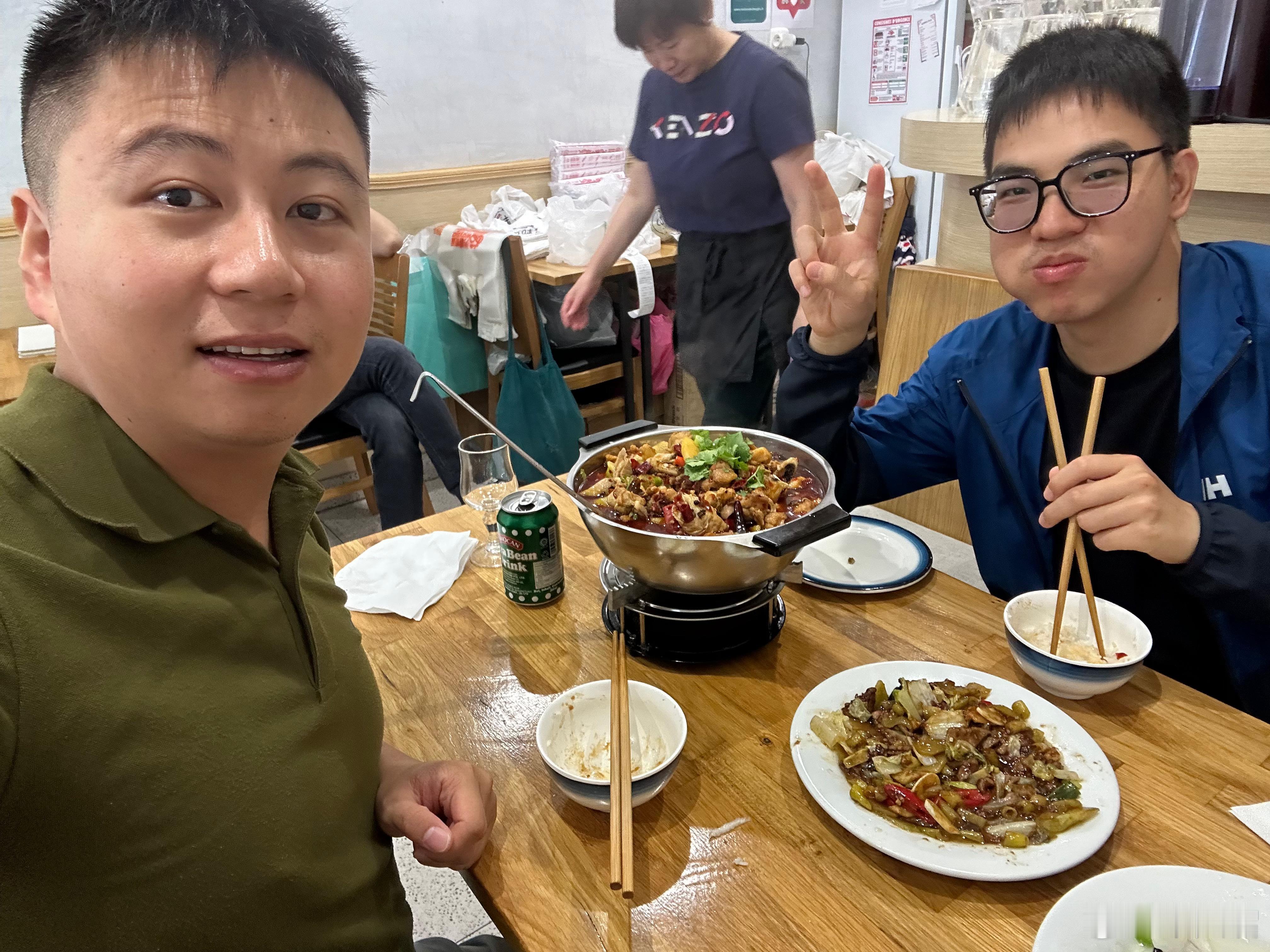 【古味成都打卡】在国外还是吃中餐习惯，搜了附近一家古味成都，点了三个菜，份量超级