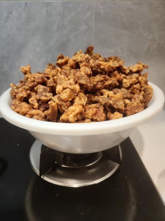 过年了 怎样“过油炸菜”香又脆
以前，每到过年要“过油”炸菜，这老传统如今仍有，