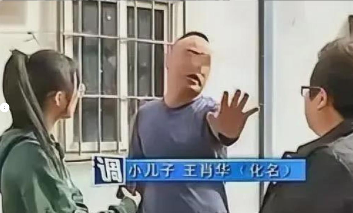 独臂幼子赡养父母20年，卖房还债后，却被母亲联合海外子女逼要52万：我的善良，终