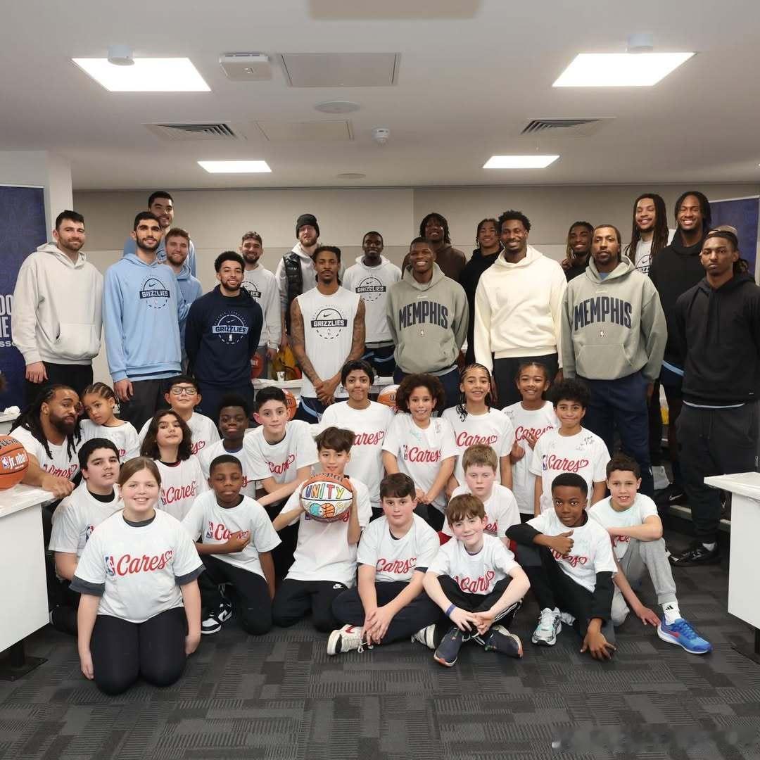 爱心Ja莫兰特新赛季篮不住