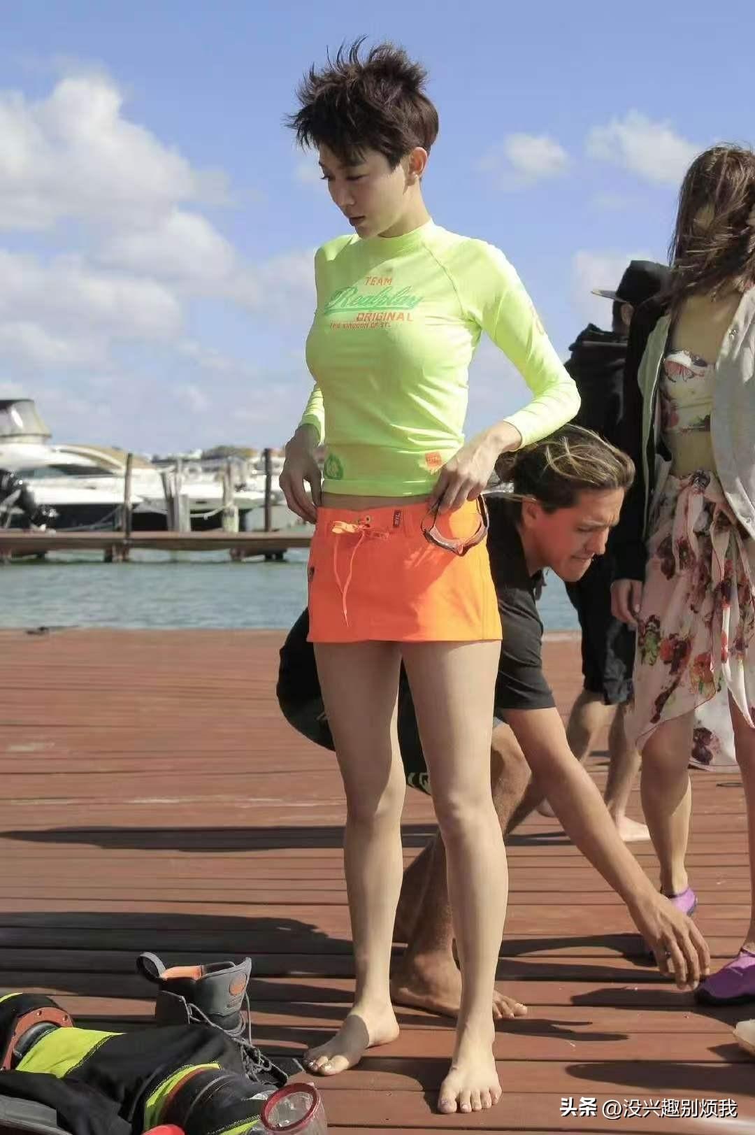 不得不说，姜妍的皮肤真白啊