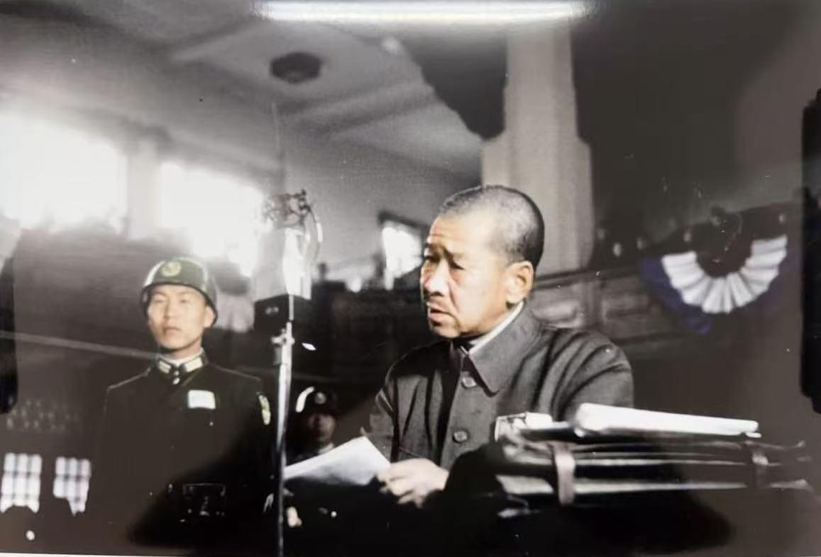 日军第6师团师团长，南京大屠杀元凶之一谷寿夫接受军事法庭审判期间历史影像！
枪决