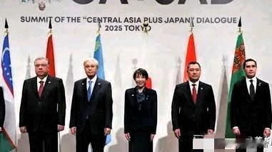 中亚五国的“变节”行为，实际上也很好理解，就是一切以发展和实际利益为上，人也罢，