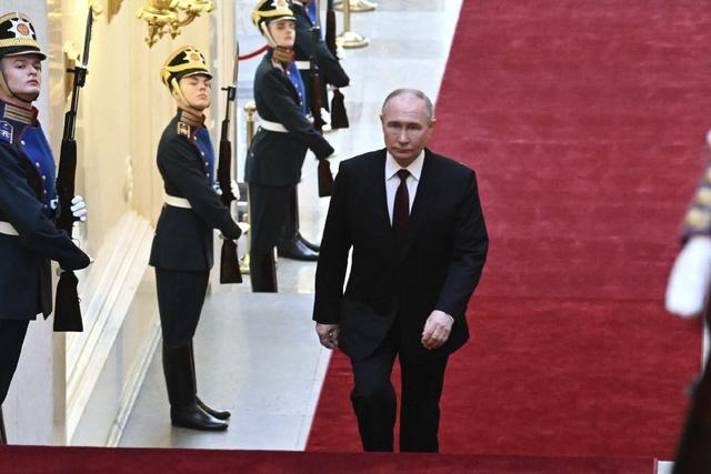 仗打到这一步，俄军根本没必要再耗下去了。普京真正的底牌，现在已经藏不住，彻底亮了