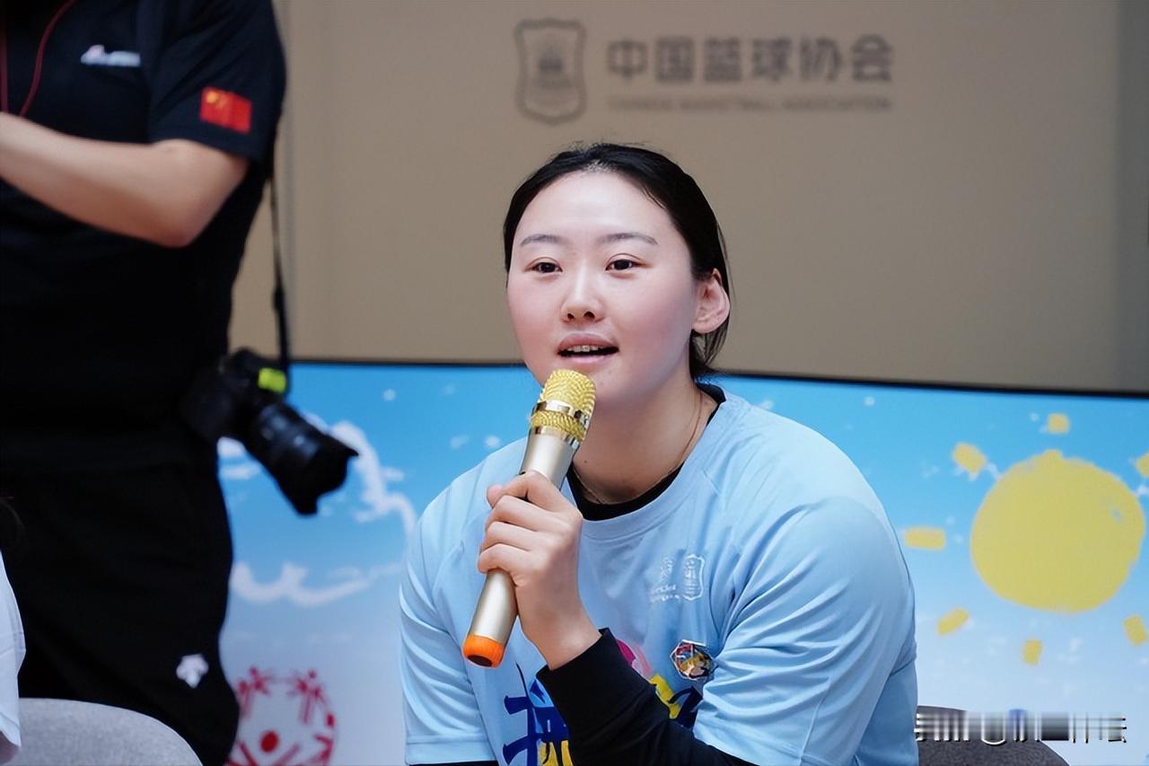 武桐桐又回到了国家队，让人倍感欣慰。

中国女篮在上届女篮世界杯上夺得了历史最好