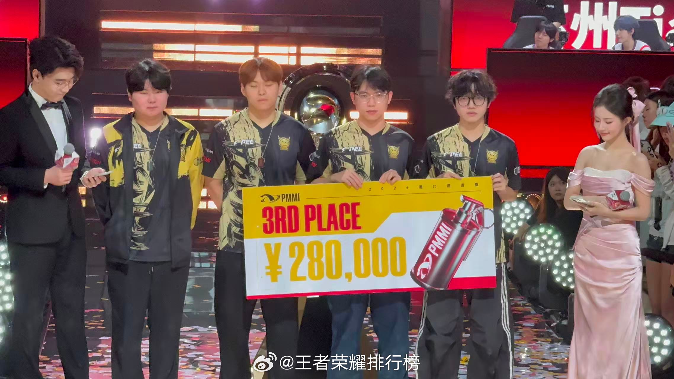 天霸澳门邀请赛季军天霸鏖战多轮斩获季军，全力以赴不留遗憾！ 
