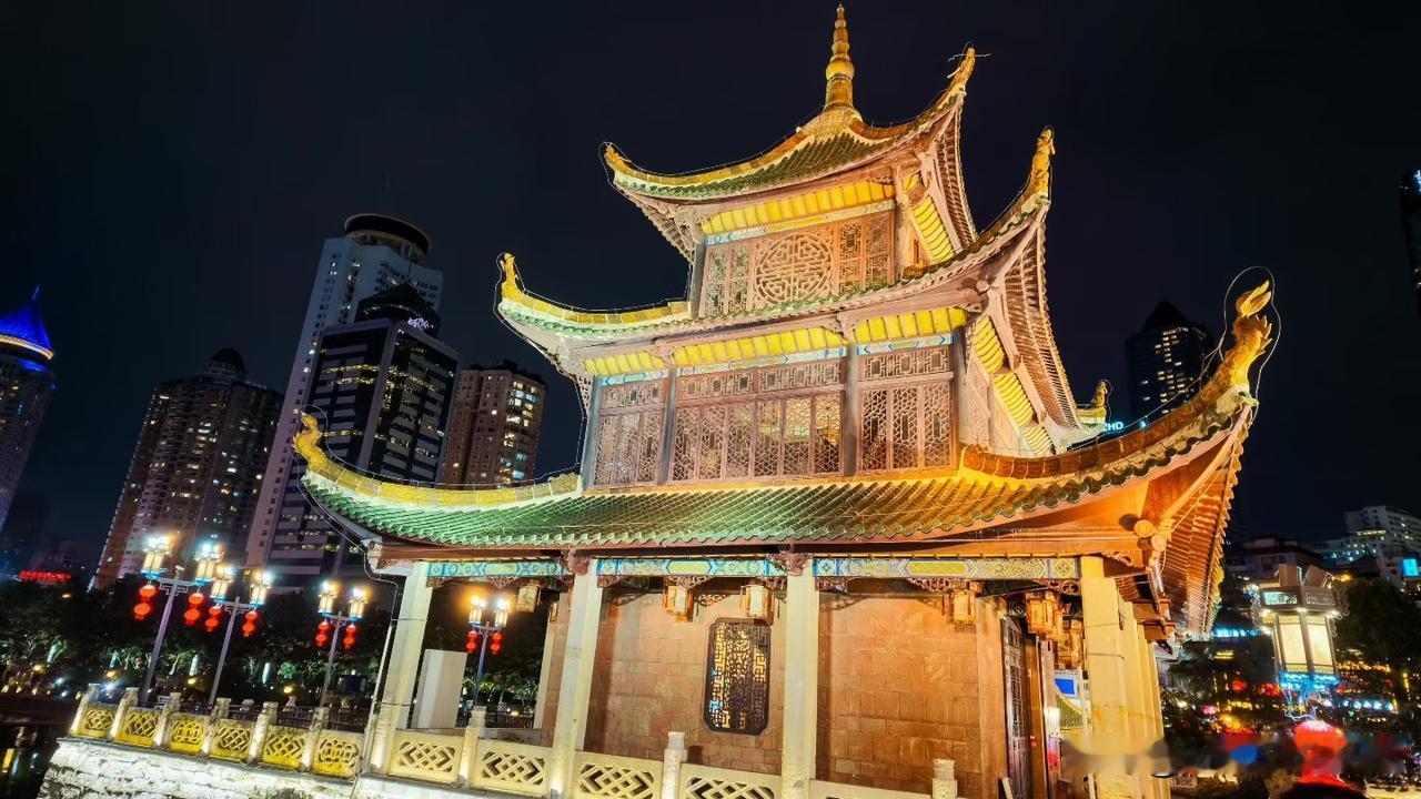 ❤️锚定天命，以爱渡人
 
走过半生风雨，渡尽人间疾苦，我终于读懂自己此生的天命