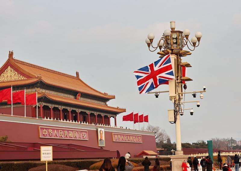 斯塔默访华备受关注，英国媒体那可是相当“上头”。BBC、《金融时报》《卫报》等都