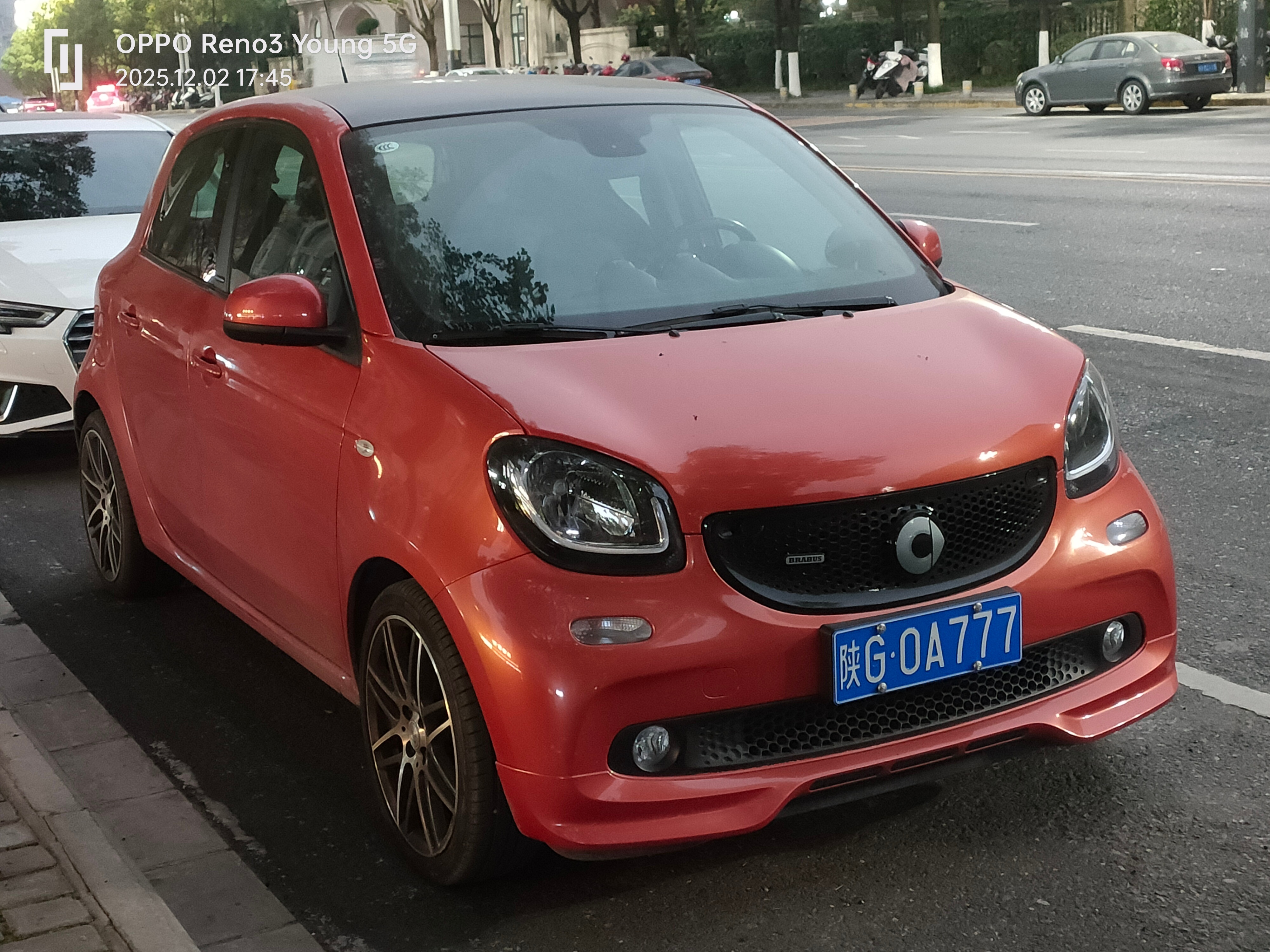 陕G0A777奔驰smart 以前是路虎揽胜运动版 